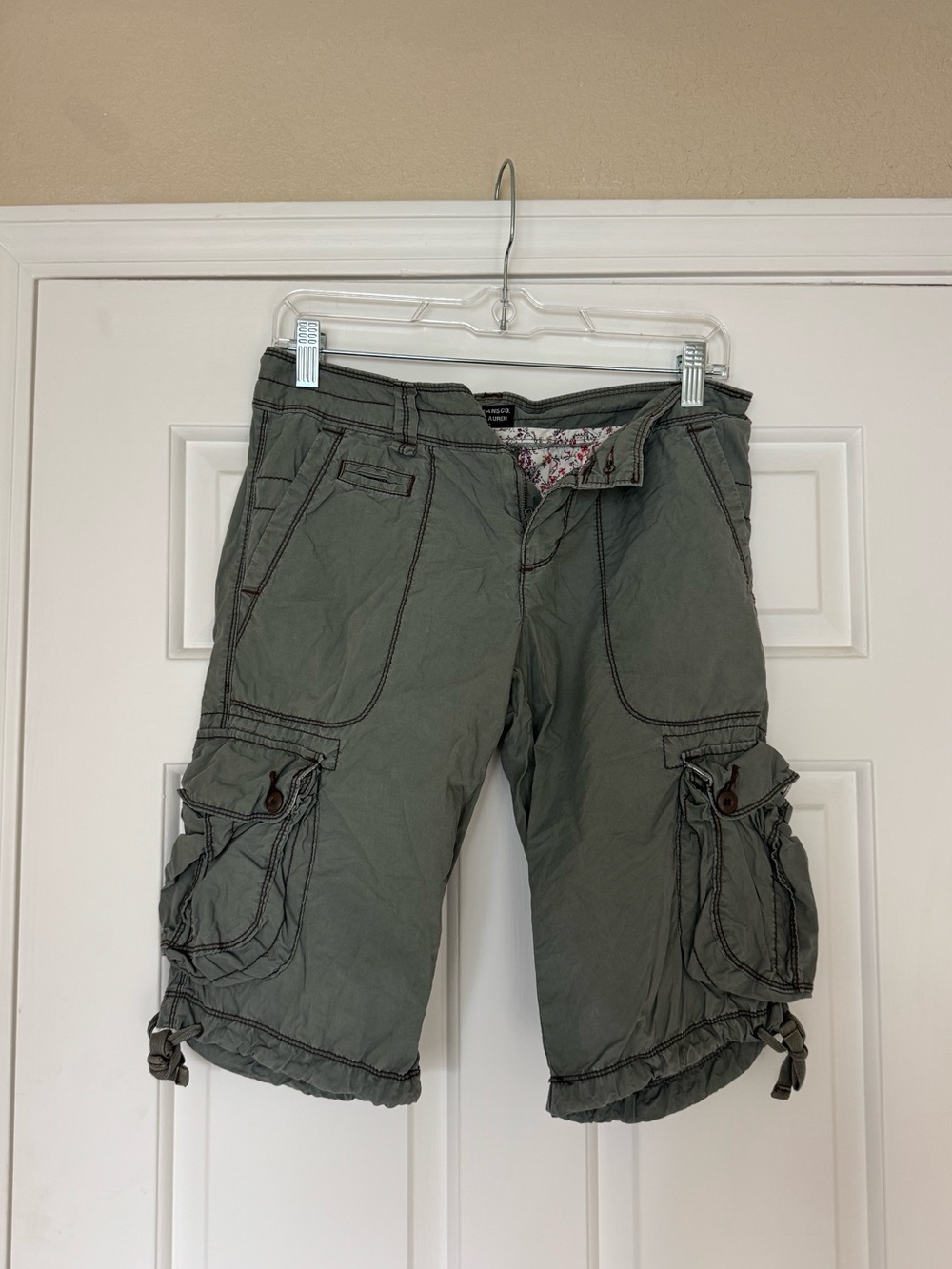 Vintage Y2K Low Rise Cargo Jorts/ Pants